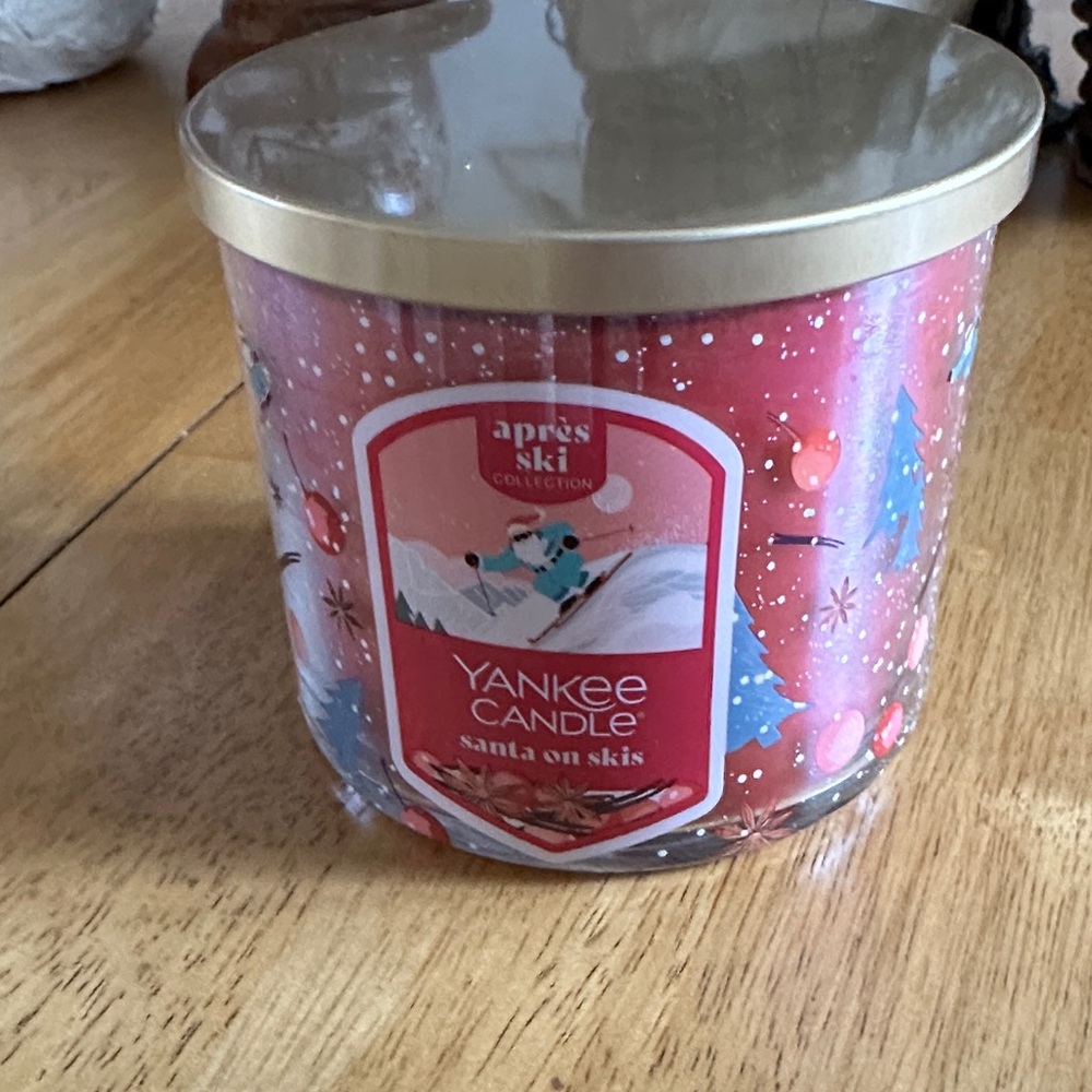 Yankee Candle 3 Wick Candle Santa on Skis New NWT